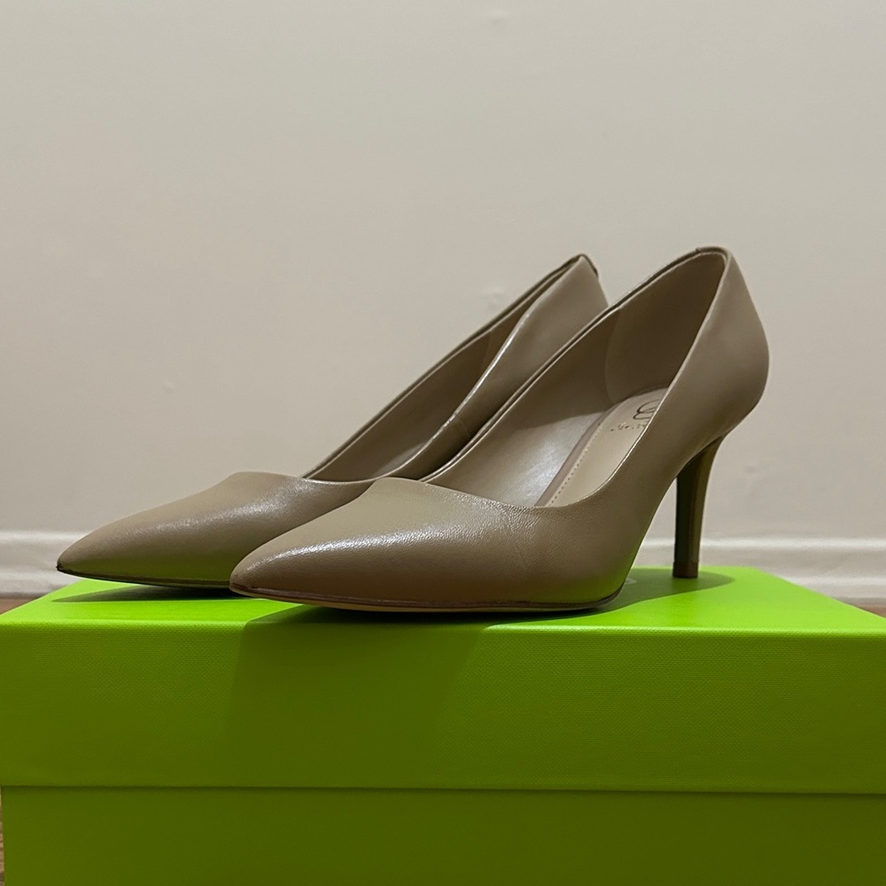 Sam Edelman Vienna Pointed Toe Heel- Soft Beige Leather